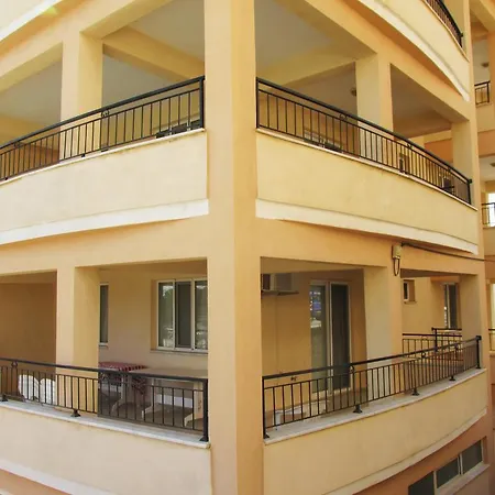 Buena Garden Apartment