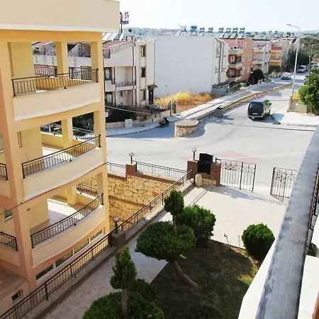 Buena Garden Apartment *