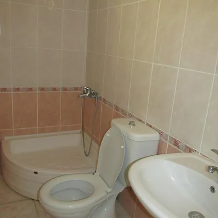 Buena Garden Apartment *