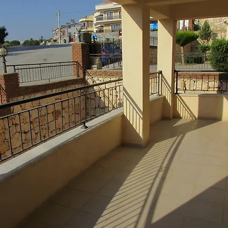 Buena Garden Apartment