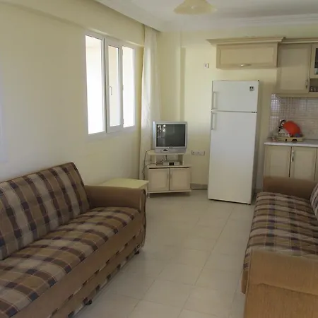 Buena Garden Apartment *
