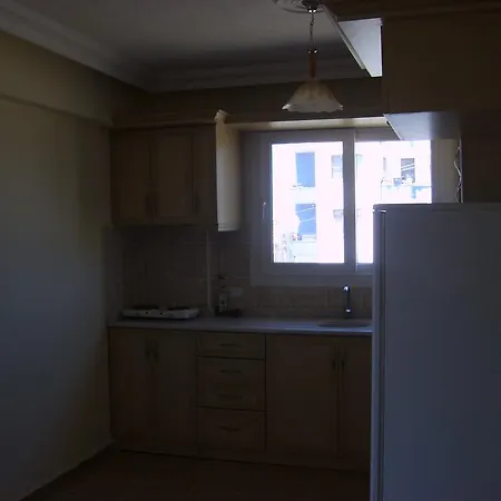 Buena Garden Apartment *