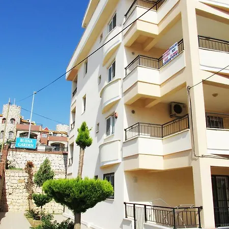Buena Garden Apartment *